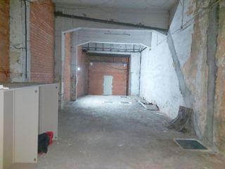 Local Comercial  Avenida miraflores. Local de varias plantas con muchas posibilidades