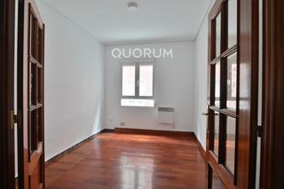 Appartement  Calle pintor losada. Vivienda de 2 habitaciones