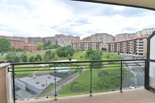 Pis a Atxuri. Piso de 2 habitaciones y 2 baños con trastero en santutxu