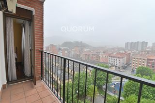 Appartamento  Barrio barrio azurleku. Piso de 2 habitaciones y muy luminoso en basarrate