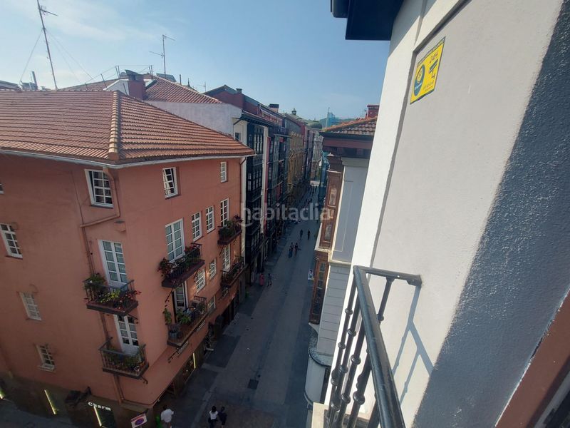 Foto de073044-5cc2-4465-9b25-2d28c5d72692. Pis amb calefacció a Casco Viejo Bilbao
