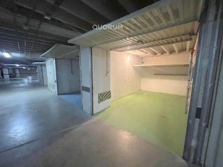 Autoparkplatz in Abanto y Ciérvana / Abanto Zierbena. Parcela de garaje cerrada en zierbena