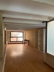 Alquiler Local Comercial en Sants. Local en barcelona de 105m2 muy bien comunicado.