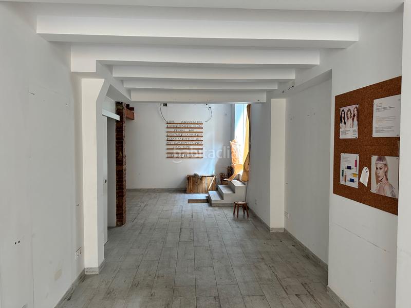 Foto cb932359-7c1b-459d-9438-99a3f50ae200. Alquiler local comercial local de 120m2 muy bien comunicado. en Barcelona