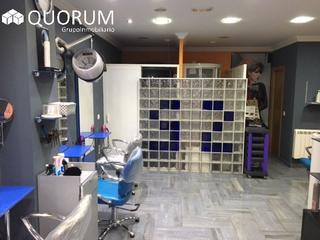 Geschäftsraum in Miribilla. Local en venta de 60 metros, montado como peluquería