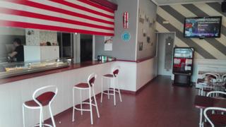 Local commercial à Zorrotza. Venta  cafetería en zorrotza