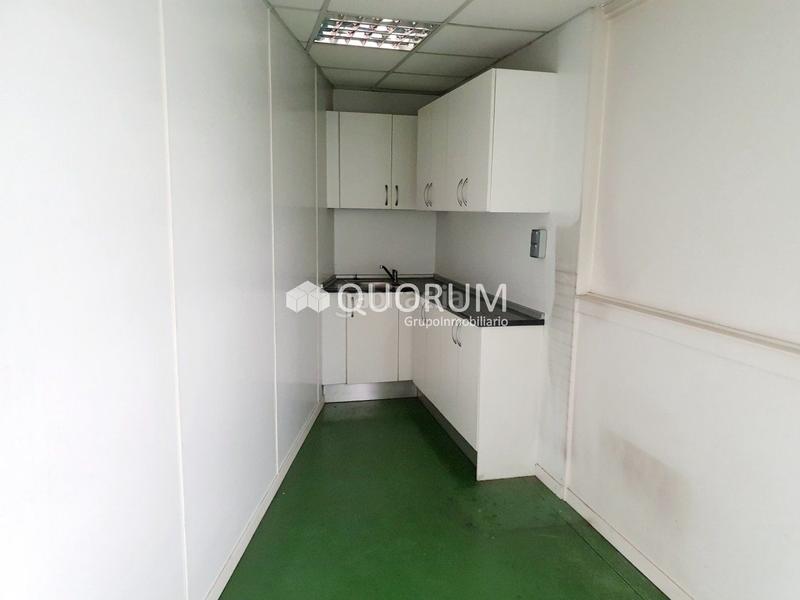 Foto ec75eda6-39ce-46b2-bbfd-39b4ba3681ea. Industrial building in Erandio