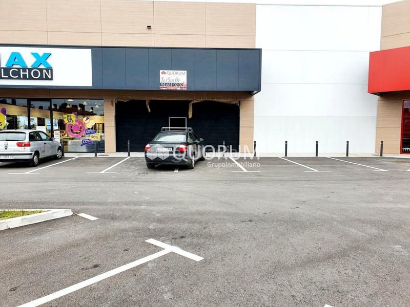 Foto b403672d-3958-4e30-8660-4f2e5f9689e8. Location local commercial dans Berango