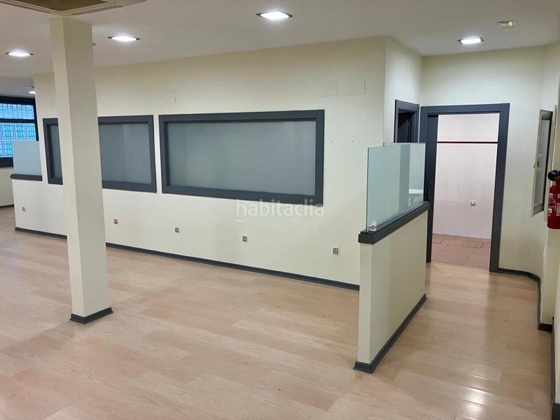 Foto 7ab2bb0f-d666-4634-a963-43a181636fb3. Alquiler local comercial gran local diafano en el centro en Bilbao