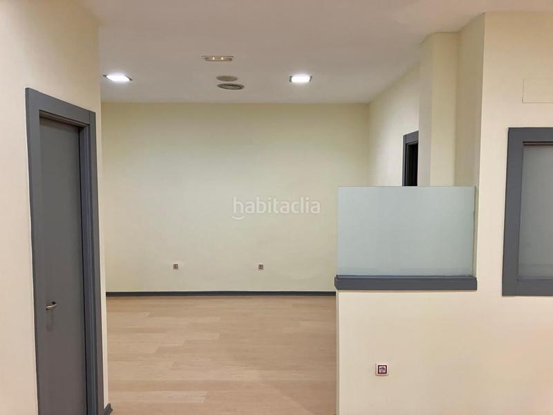 Foto 3004faf8-5f3d-4fbf-8da8-c65bcce2b7f0. Lloguer local comercial a Ensanche - Moyua - Diputación Bilbao