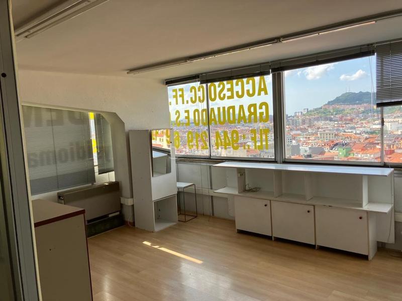 Foto d040f5c8-098f-460c-b6b7-e013b3ef5678. Alquiler oficina alquiler de oficina en Zabalburu en Bilbao