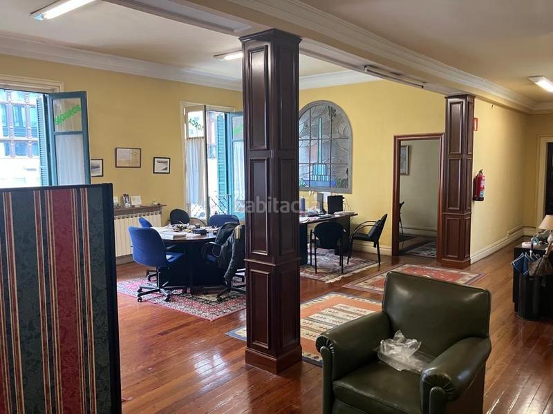 Foto b2667f54-c081-4017-a801-bb405c9e3a32. Miete büro in Ensanche - Moyua - Diputación Bilbao