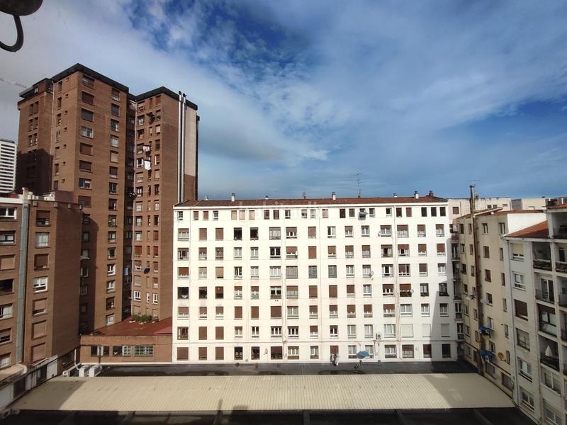 Foto e528f1c7-6a73-400d-bfa6-56b3530ec64a. Location bureau avec chauffage dans Basurtu Bilbao