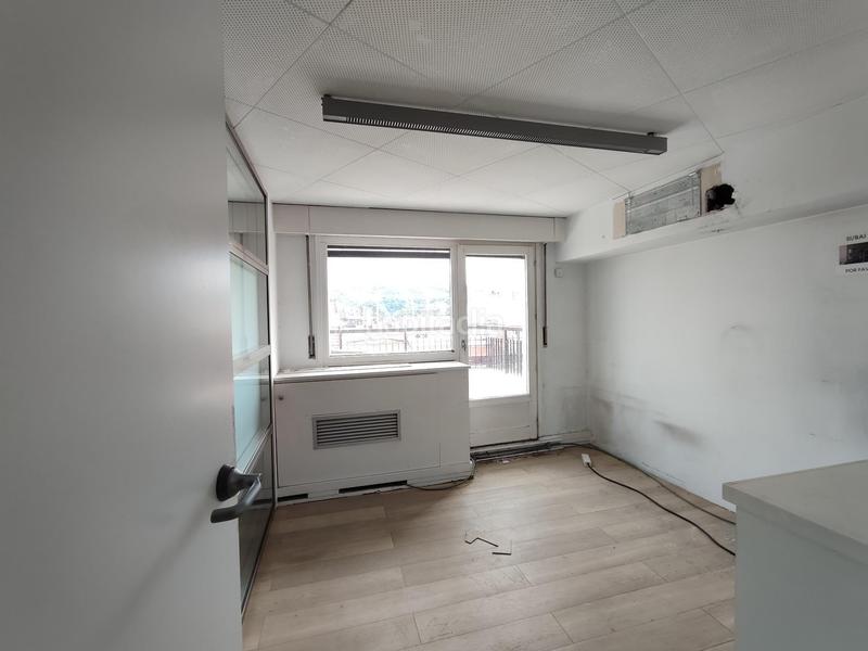 Foto d73feb90-7d17-4641-8355-2e95821c465a. Rent office space with heating in Basurtu Bilbao