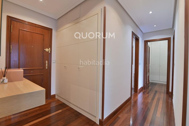 Foto 4b053723-b099-443d-8dc8-93baba1624d7. Rent flat with heating parking in Rekalde Centro Bilbao