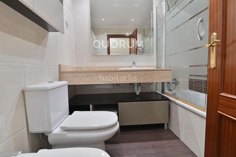 Foto 50ed180b-194e-414f-ad8f-957fd8f5e5a7. Rent flat with heating parking in Rekalde Centro Bilbao