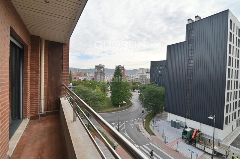 Foto 62f1fd9d-d375-4cf0-8fad-b035eab3c4c3. Rent flat with heating parking in Rekalde Centro Bilbao