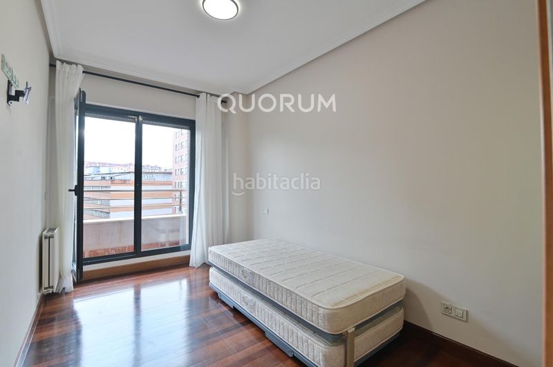 Foto 690e7cc7-b66a-47a2-a33f-884a3e47c399. Rent flat with heating parking in Rekalde Centro Bilbao