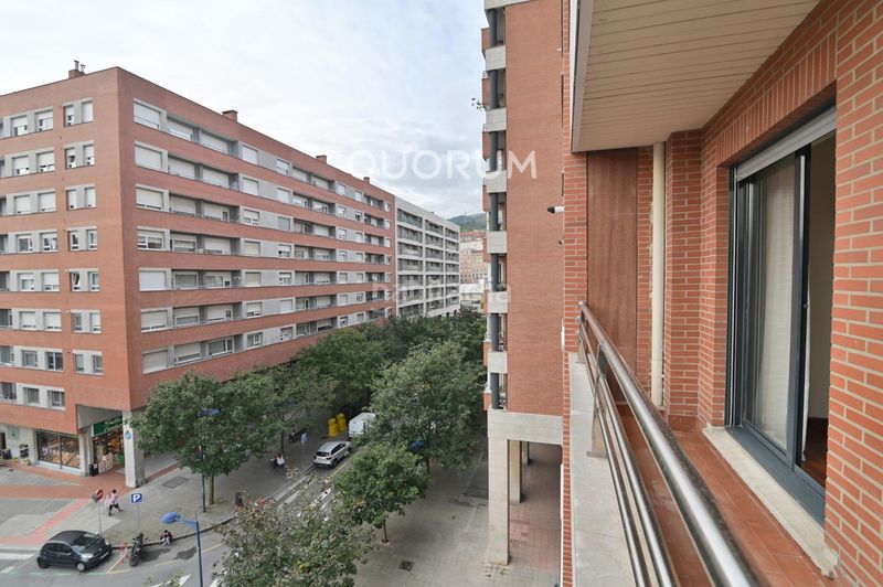 Foto 6b88b288-666a-4543-95f7-8954e41bb1ed. Rent flat with heating parking in Rekalde Centro Bilbao