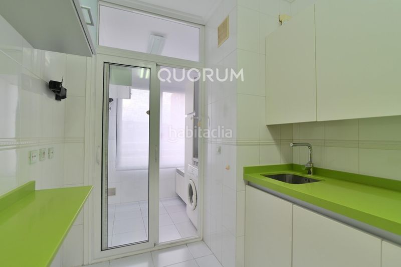 Foto dcffeb5a-f494-4937-b12b-cbb11a2cb883. Rent flat with heating parking in Rekalde Centro Bilbao