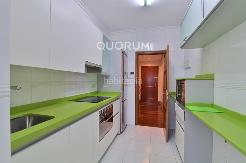 Foto eac28070-d5e3-43e2-abaf-af8feb9d3576. Rent flat with heating parking in Rekalde Centro Bilbao