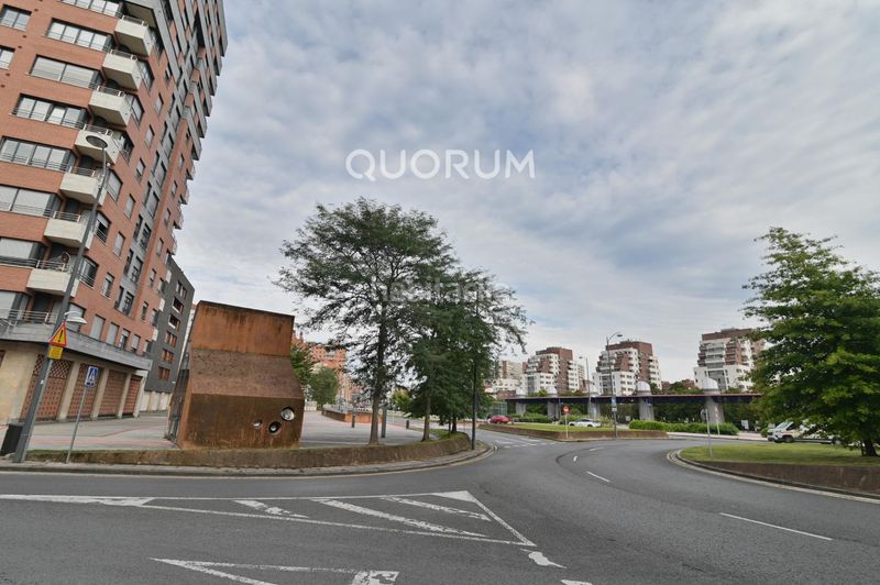 Foto f17e92db-b9d3-4823-9a7f-bd273a79ae46. Rent flat with heating parking in Rekalde Centro Bilbao
