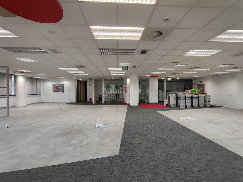 Foto b3d412fc-dc45-4ad3-b6cd-88a6276ae408. Rent office space with heating in Miribilla Bilbao