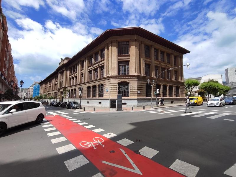 Foto d4797f0d-83a9-4179-b2a1-fcec158dbca2. Local commercial dans Ensanche - Moyua - Diputación Bilbao