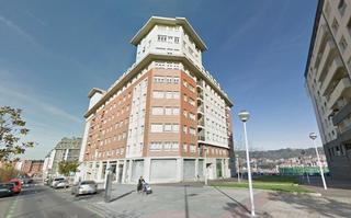 Location Local commercial  Avenida jardines de gernika. Local mediano de obra integral en alquiler en miribilla