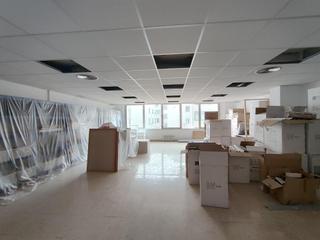 Miete Büro  Calle autonomia. Oficina mediana en el centro de autonomia