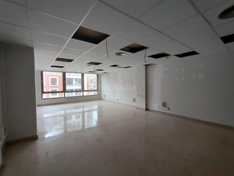 Foto 7cd3dfce-4494-4aa8-a2ea-ee787d02ed33. Rent office space with heating in Alhóndiga Bilbao