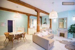Location Appartement à Zabalburu. Luminoso y moderno piso reformado frente al mercado de la ribera