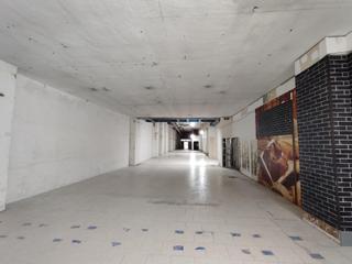 Lloguer Local Comercial  Calle jon arrospide. Local gran tamaño junto a imq