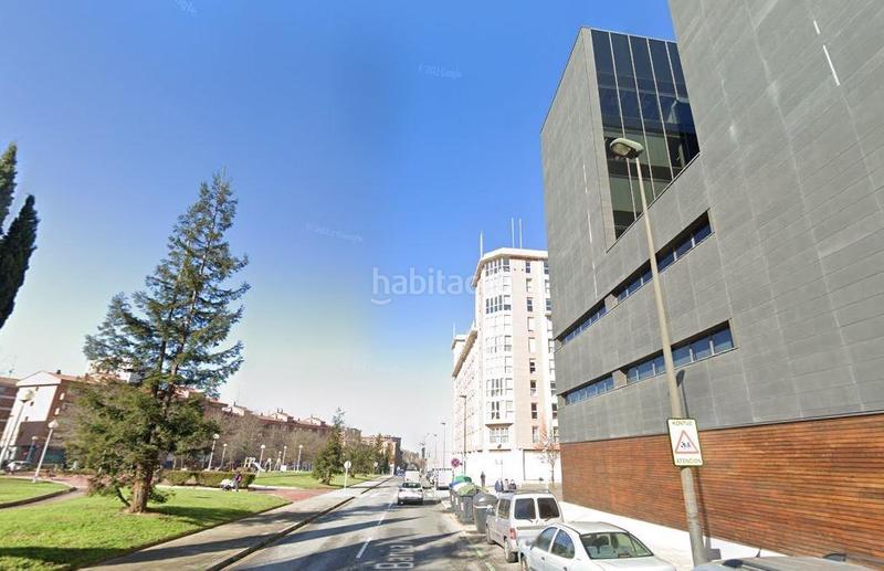 Foto f43f20e7-bfe4-45e4-87b2-c97bc754b0b0. Alquiler local comercial local de obra en alquiler junto al frontón en Bilbao