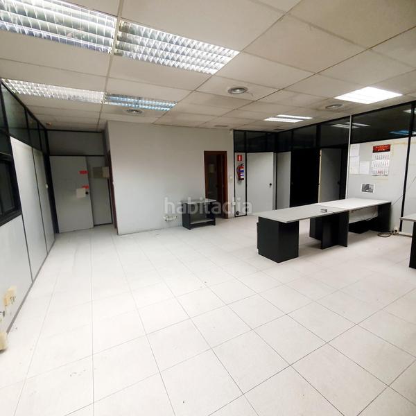 Foto f8689a74-d34d-4d85-b741-36e46c3a3e2f. Bâtiment à usage industriel dans Zaratamo