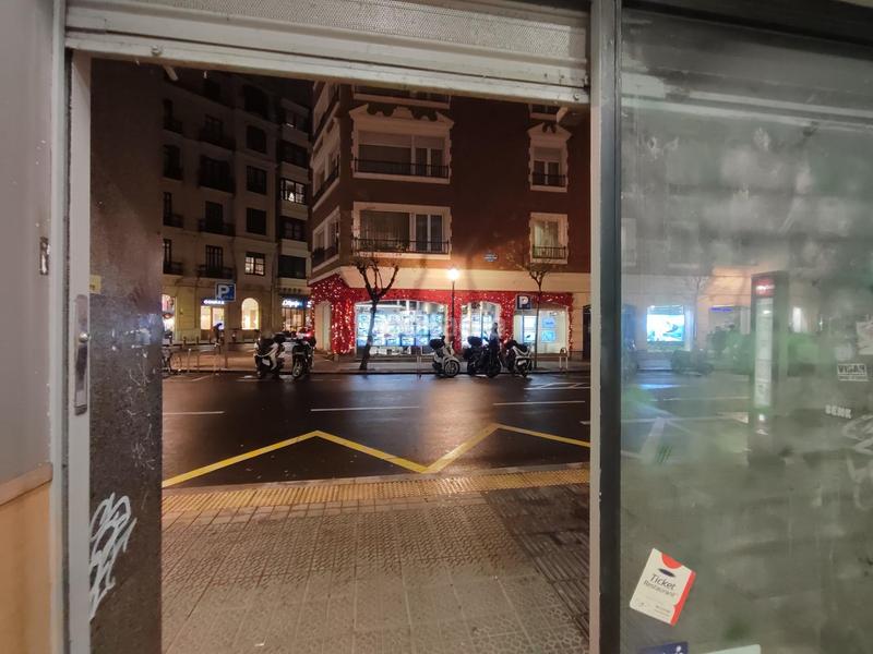 Foto 06fd350b-bf56-4d74-8500-225230e608f6. Lloguer local comercial a Alhóndiga Bilbao