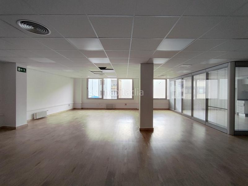 Foto 95f5933e-d04a-4bee-baac-1e367d3d44a2. Rent office space with heating in Alhóndiga Bilbao