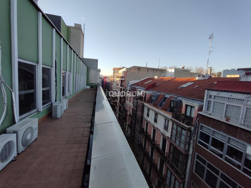 Foto 16ba5caf-f08f-43fe-bbb7-366be4a2d476. Alquiler oficina  planta entera Plaza Circular alquiler en Bilbao