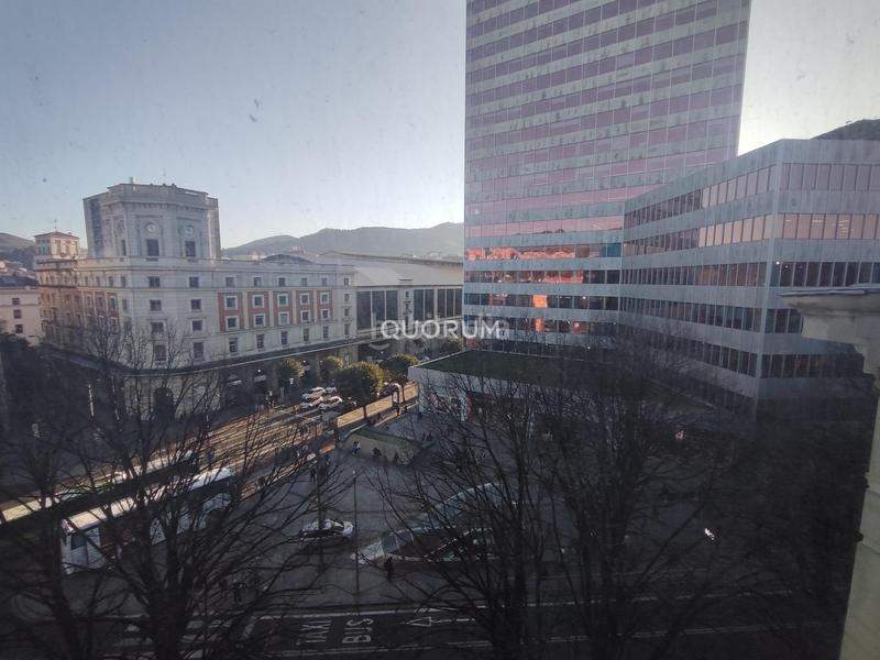 Foto 4a87c6d0-3dfb-4a53-b913-6802ab55ea92. Alquiler oficina  planta entera Plaza Circular alquiler en Bilbao
