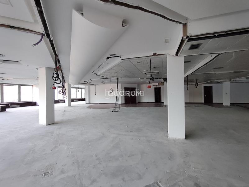 Foto ca0b7621-e560-4147-b225-0b7cee2d9e94. Alquiler oficina  planta entera Plaza Circular alquiler en Bilbao