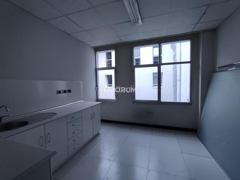 Foto 968901e9-e7c1-4a41-a0a1-62154745140c. Lloguer oficina amb calefacció aparcament a Plaza Circular Bilbao