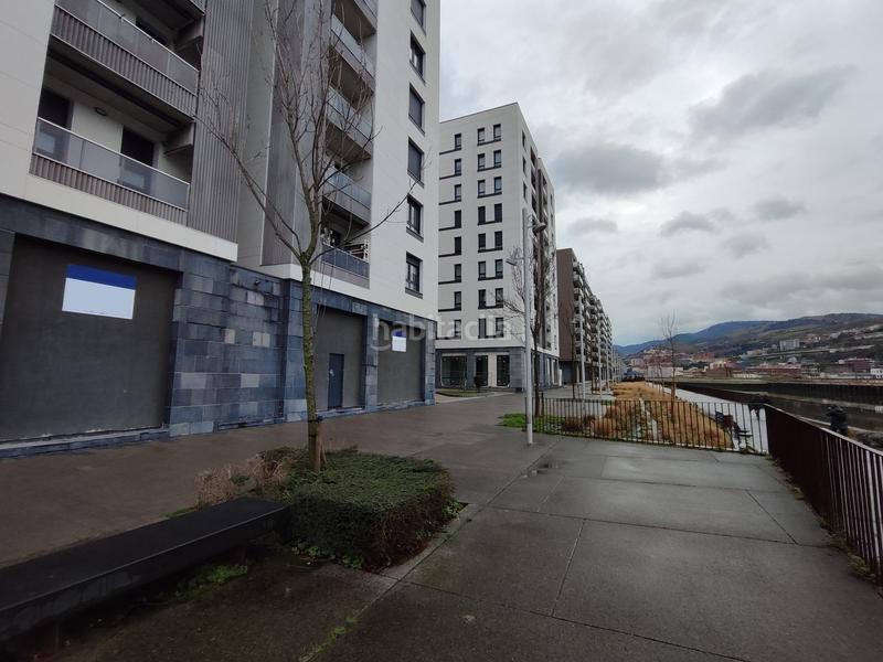 Foto 23389205-6221-42b7-964c-3b0c2636b90e. Alquiler local comercial local en alquiler en el nuevo paseo de la ría en Bilbao