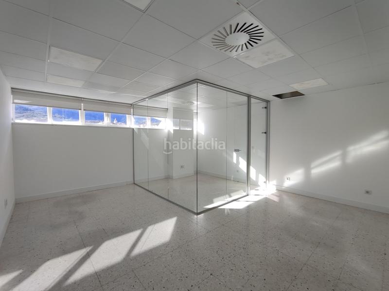 Foto ad4ac794-471c-4b22-b35e-8dfc88b1569f. Lloguer local comercial a Zabala Bilbao