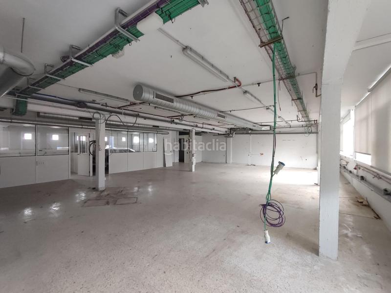 Foto b0e2fb23-89a2-46ed-b638-f8bd698a05dc. Location local commercial dans Zabala Bilbao