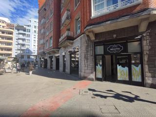 Lloguer Local Comercial  Plaza indautxu. Local en chaflán plaza indautxu