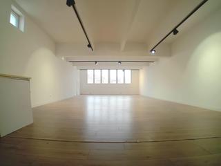 Rent Office space in Calle costa 8. Oficina industrial en el centro de bilbao