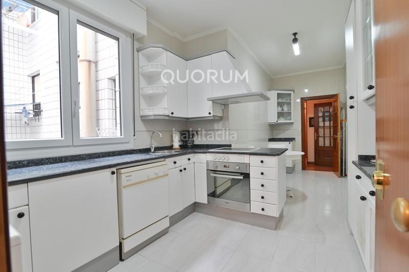 Foto 3bdd795b-7013-4ded-9b82-1559995cf724. Rent flat with heating in Plaza Circular Bilbao