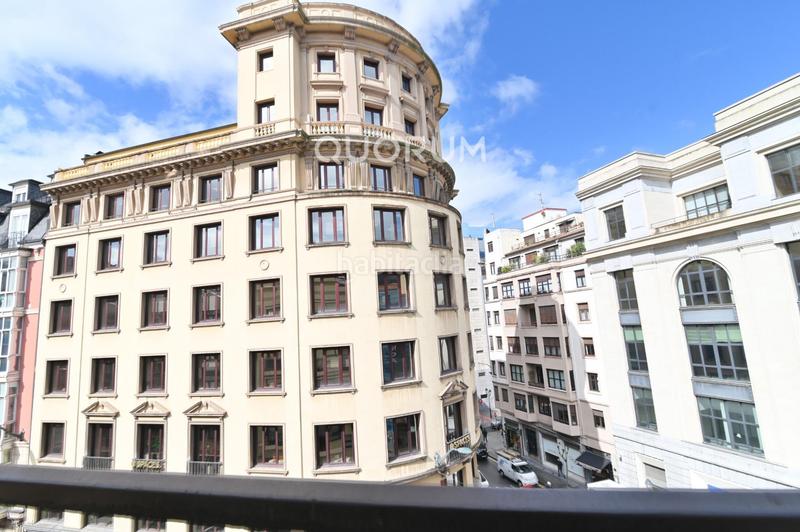 Foto f64cf0dc-f618-40ff-bc82-fcfbbeb61a51. Rent flat with heating in Plaza Circular Bilbao