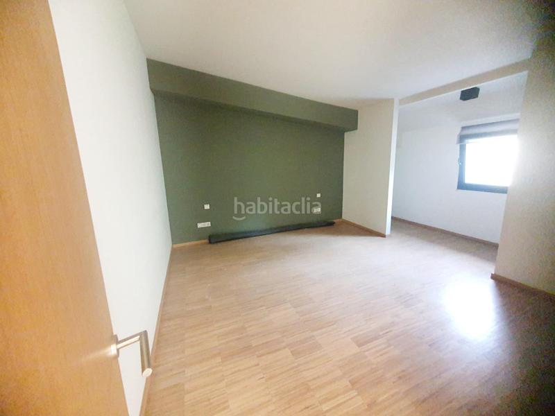 Foto 433cf2ba-8430-4bc5-8f2b-5701efe7e971. Miete büro in Erandio