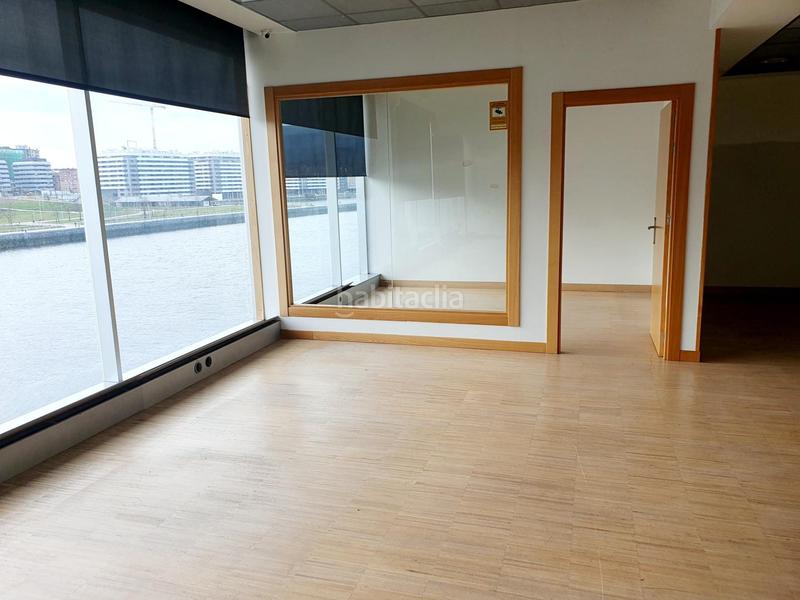 Foto 5b93f644-3c80-4e2f-8686-40da28420fb5. Miete büro in Erandio